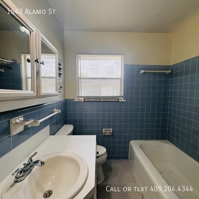 Building Photo - 1543 Alamo Creek