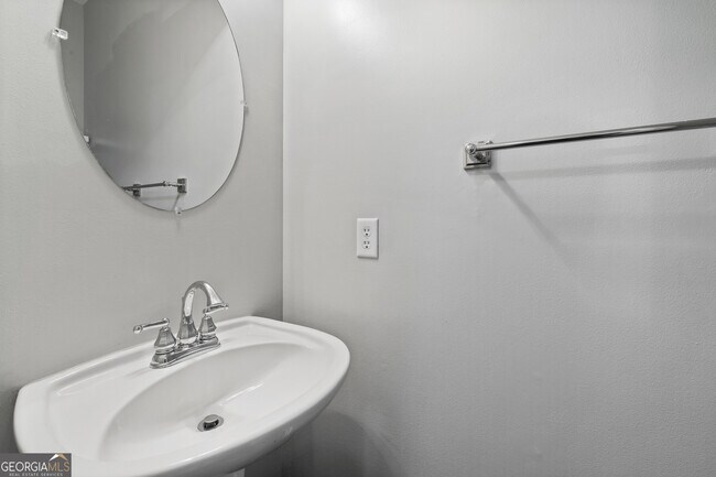 Building Photo - 4419 Silver Ridge Way SW