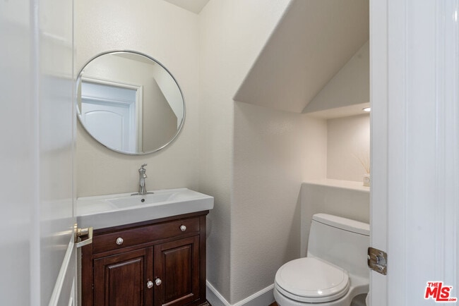 Building Photo - 674 Via de Tierra