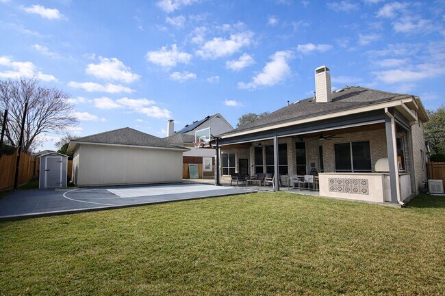 Building Photo - 3803 Shadow Royal Dr