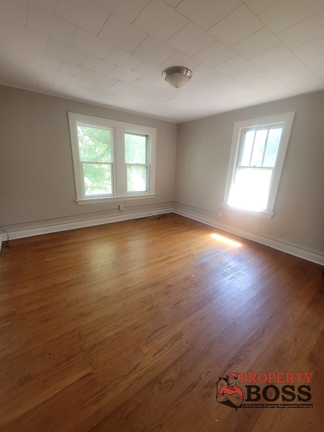 Building Photo - 4268 Van Buren St