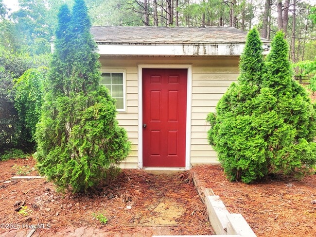 Building Photo - 316 Stornoway Dr