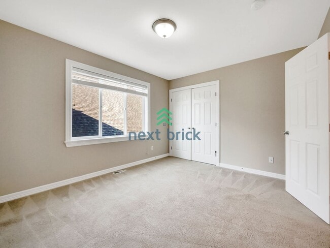 Building Photo - Stunning 4bed/2.5bath Norris Home with a V...