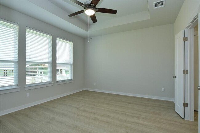 Building Photo - 145 High Plains Dr