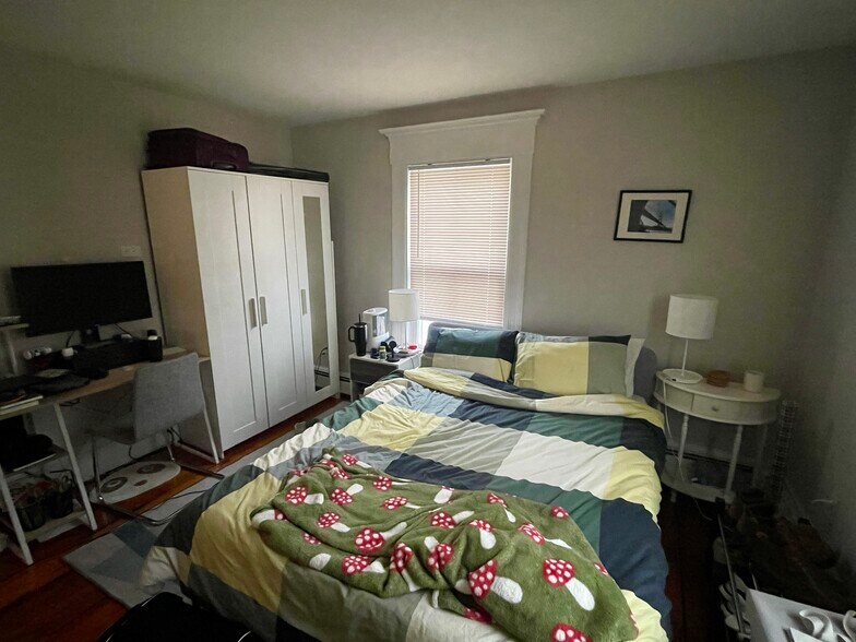 Building Photo - 2 Worcester St