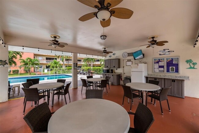 Building Photo - 5300 Washington St