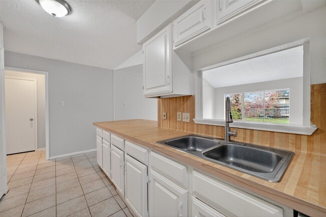 Building Photo - 4742 Tain Dr