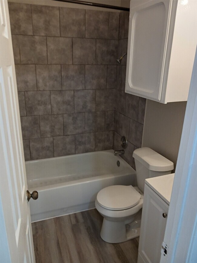 Building Photo - 58 Fern Ct