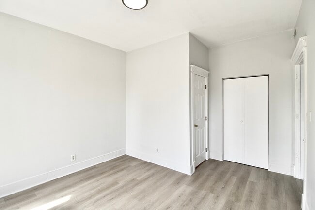 Building Photo - 3720 S Indiana Ave