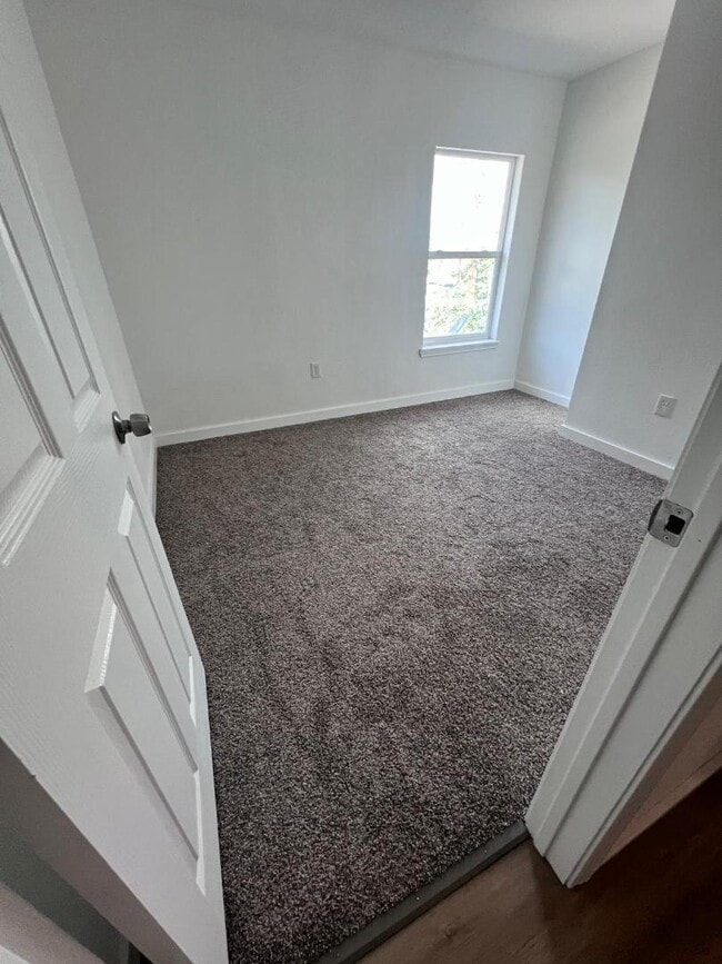 Building Photo - 224 W Pyron Ave