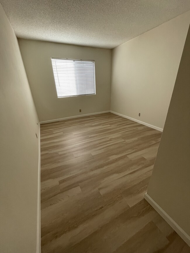 bedroom 2 - 218 N Marguerita Ave