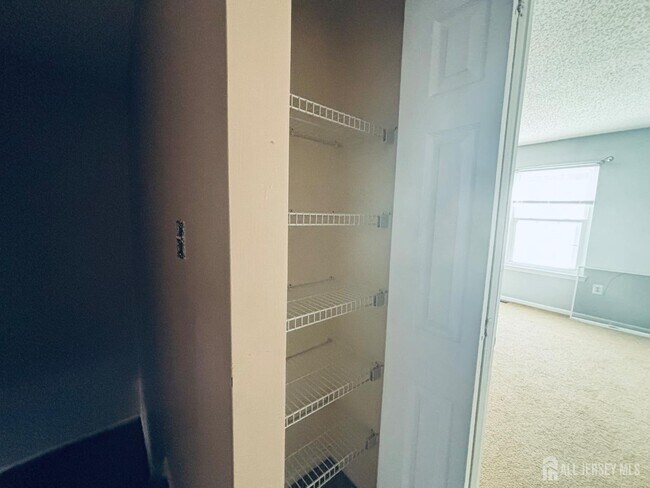 Building Photo - 34 Colleen Ct