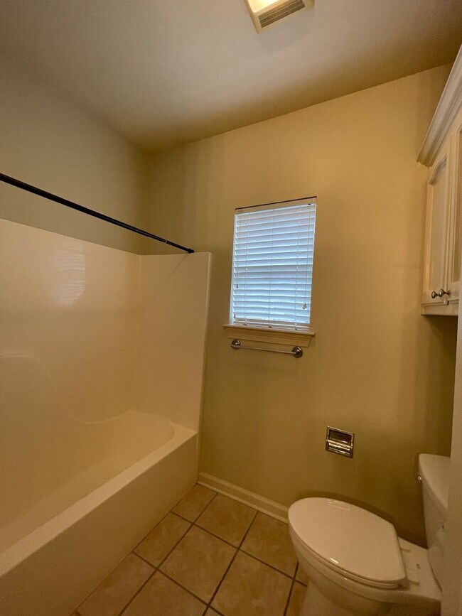 Building Photo - 10580 Springglen Ct