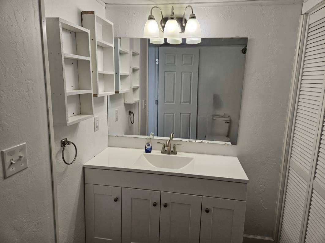 Building Photo - 6711 Vincent Hill Rd