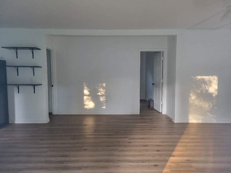 Building Photo - 509 N Henry St