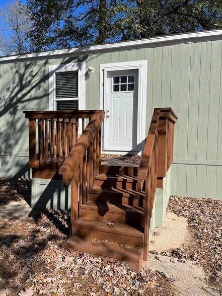 Building Photo - 107 Toledo St