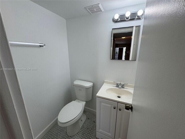 Building Photo - 3300 S Dixie Hwy