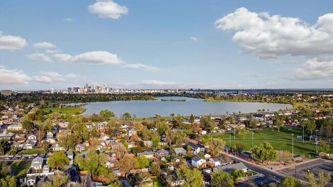 Building Photo - 2461 Depew St