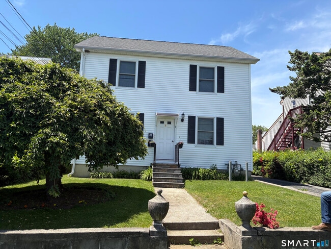 Building Photo - 33 Beal St