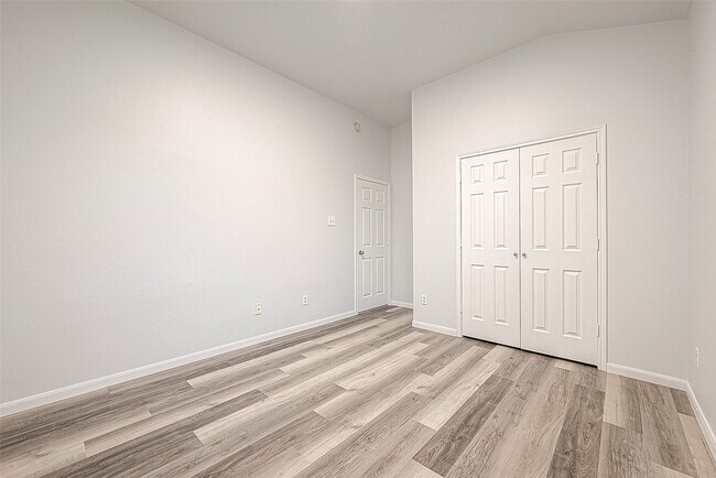 Building Photo - 6406 Applewood Forest Dr