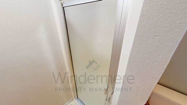 Building Photo - 333 Grove St