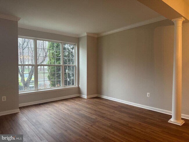 Building Photo - 2925 Rotterdam Loop