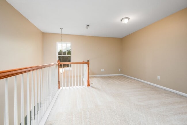 Building Photo - Beautiful Home in Lochside Neighborhood