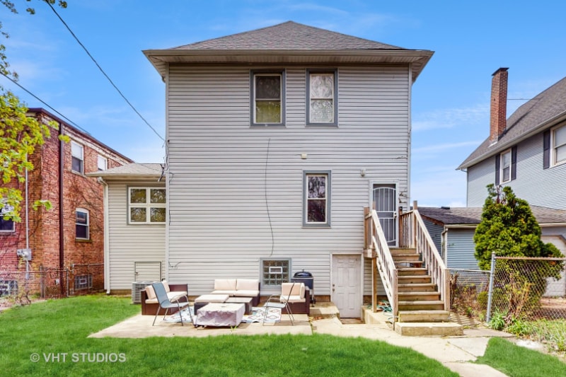 Building Photo - 8211 S Cornell Ave