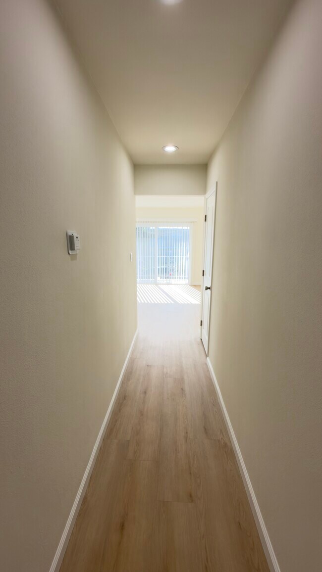 Building Photo - San Pedro