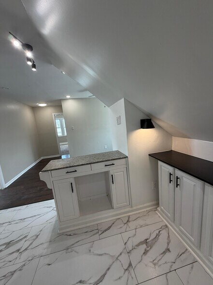 Building Photo - 1425 Franklin St