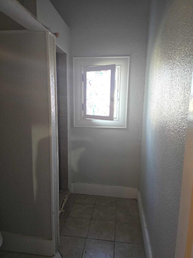 Building Photo - 501 Prospect St