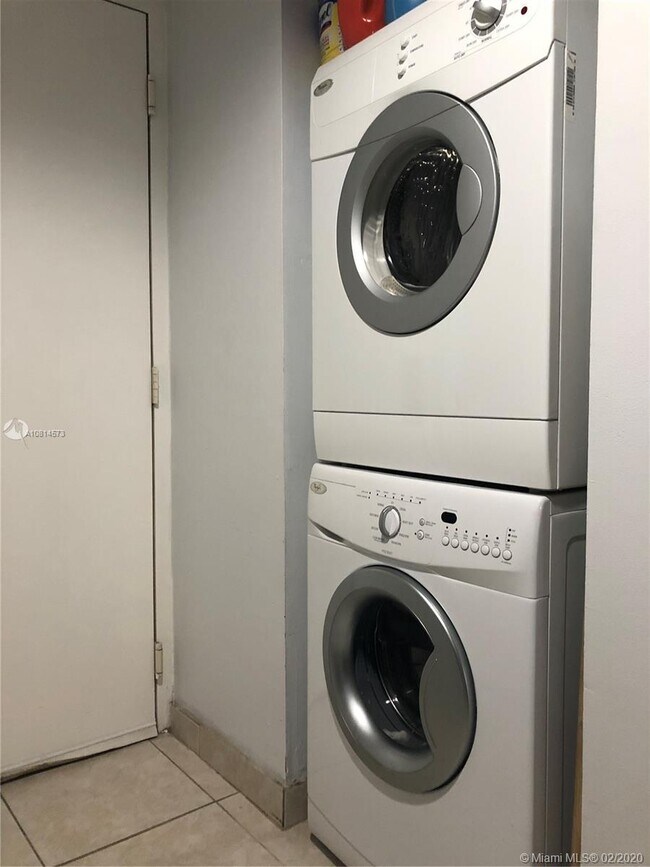 Building Photo - 227 Michigan Ave