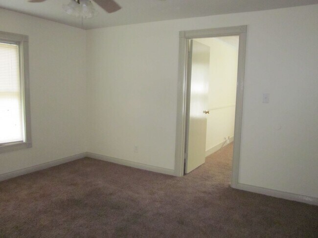 Building Photo - 810 Huestis Ave