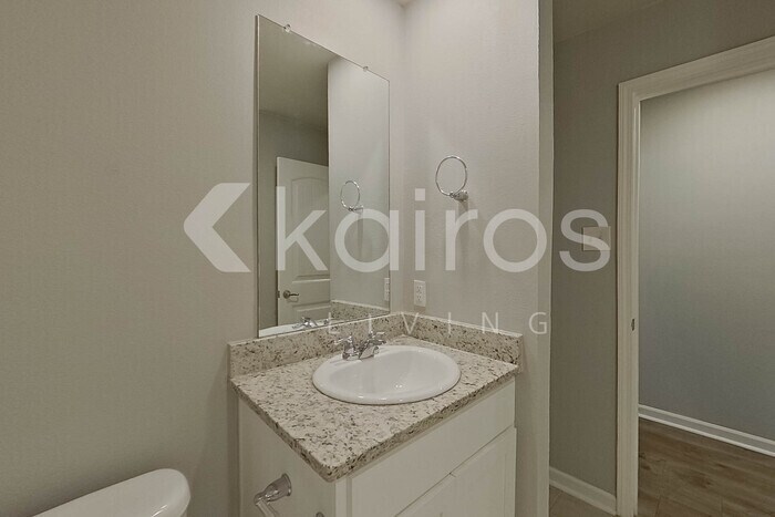 Building Photo - 418 Mango Dr