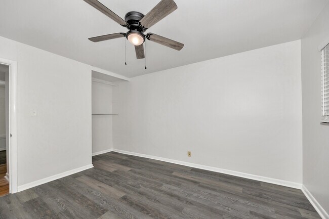 Building Photo - 4210 Toftoy Dr SW