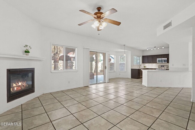 Building Photo - 636 Paseo Hermoso Dr