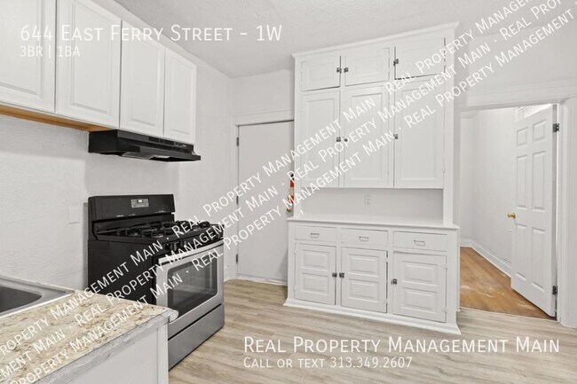Building Photo - 644 E Ferry St