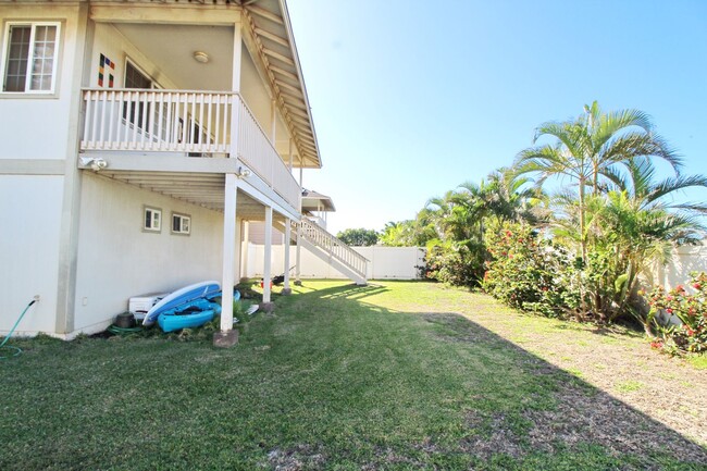 Building Photo - 674 Malimali St
