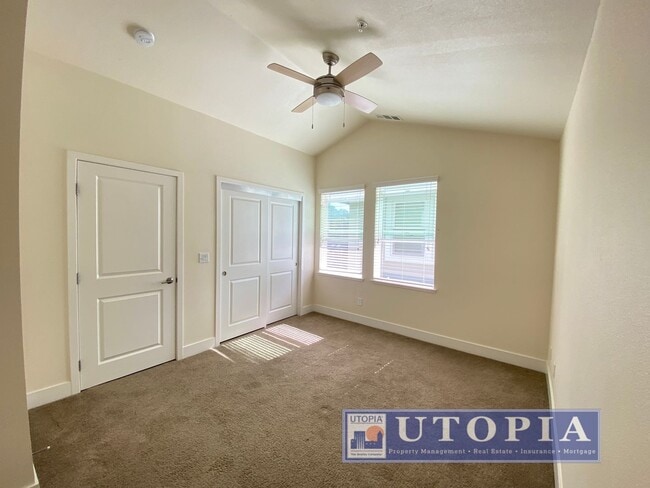 Building Photo - Beautiful and Spacious 3-bedroom, 3.5-bathroom Townhouse Located in the heart of Seabright.