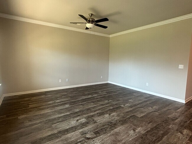 Building Photo - 27537 Dieken Dr