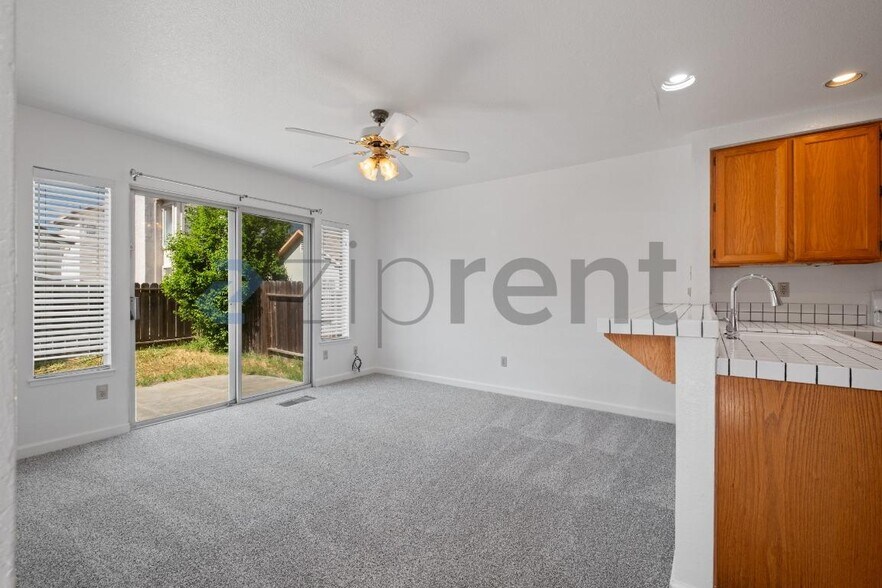 Building Photo - 511 Floyd Ct