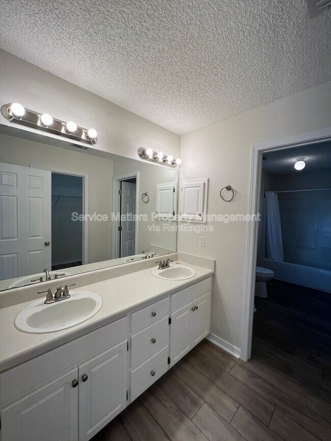 Building Photo - 6069 Breckenridge Dr