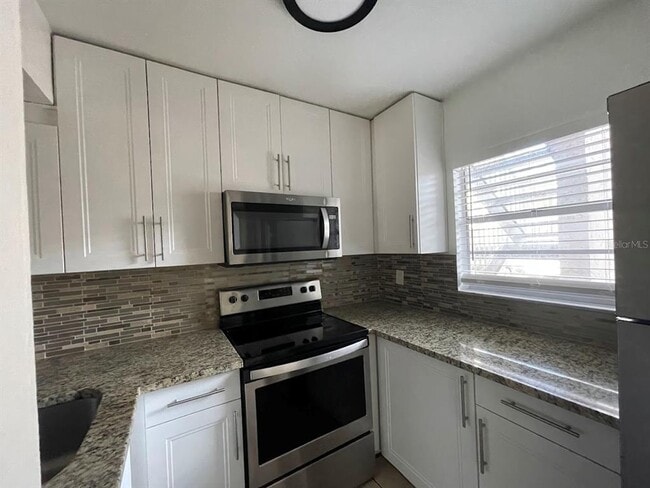 Building Photo - 2625 FL-590