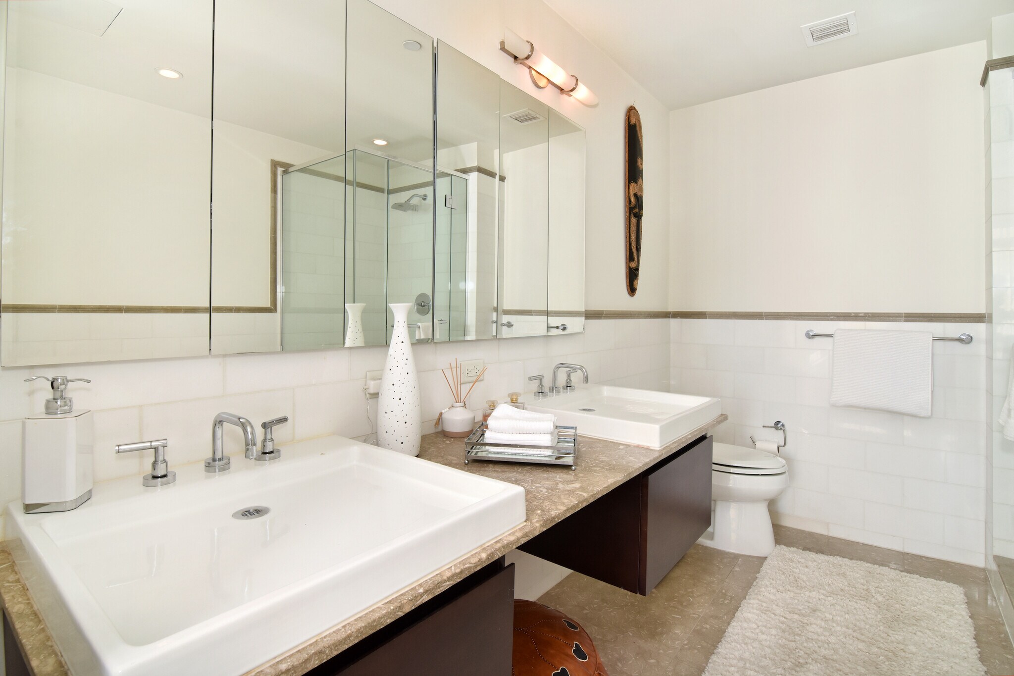 Ensuite Bath - 175 Huguenot St