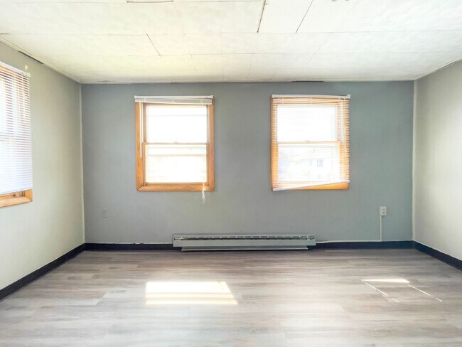 Building Photo - Charming 1-Bedroom Apartment Near Ball Sta...
