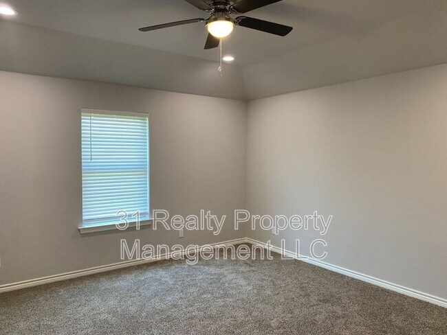 Building Photo - 3503 Brookstone Dr