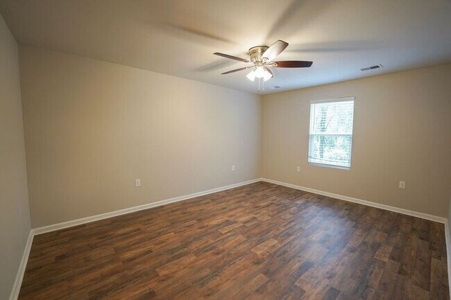 Building Photo - 44 Sunrise Cir