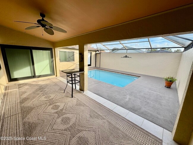 Building Photo - 349 Country Walk St