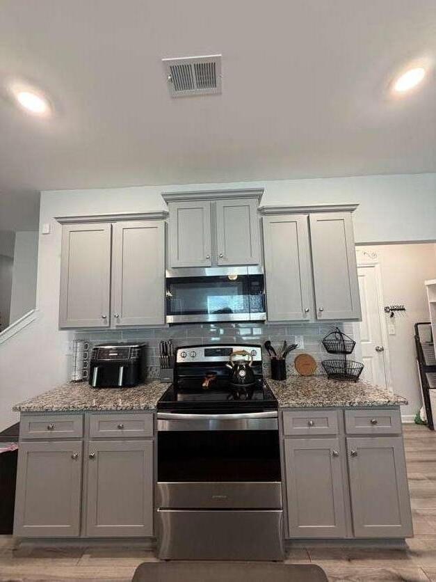 Building Photo - 7565 Knoll Hollow Rd