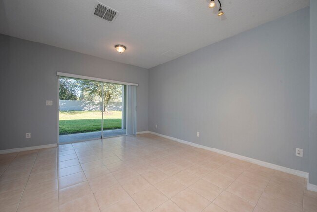 Building Photo - 2 Bedroom /2.5 bathrooms Town House. Just few minutes from Medical City.